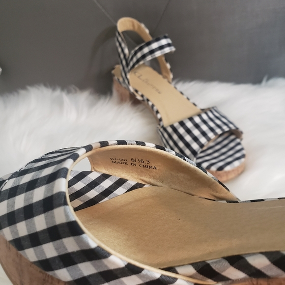 Chinese Laundry open toe slip on platform sandals - Picture 10 of 16